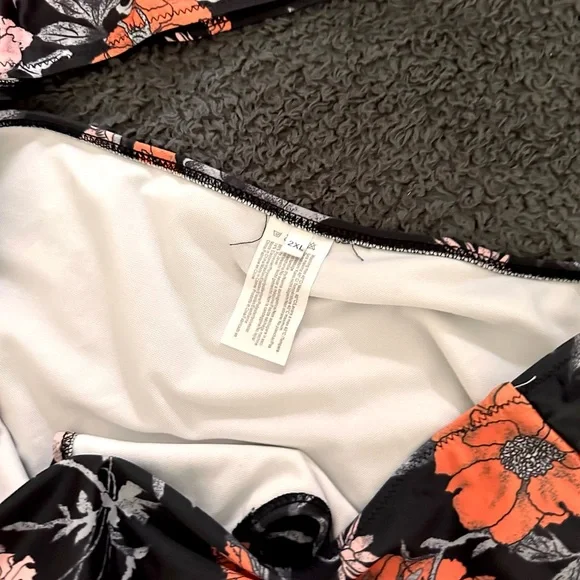 Bathing Suits - Picture 4 of 4